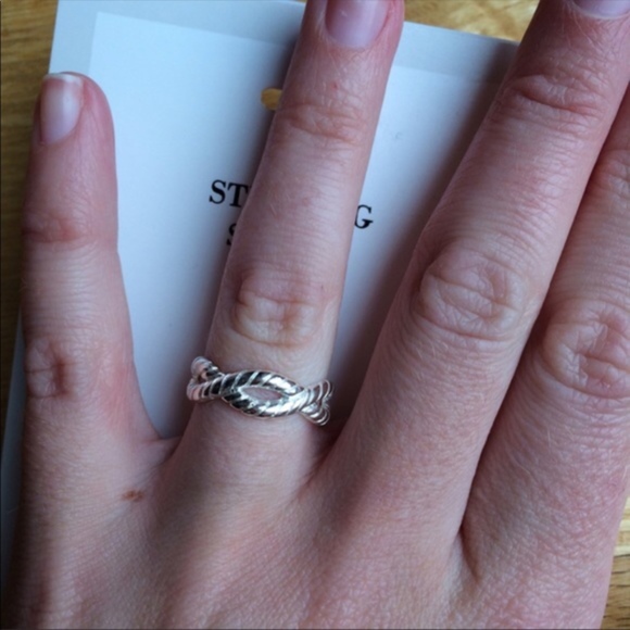 Sterling Classics Jewelry - New Sterling Silver Twist Ring Size 7    NWT